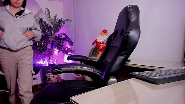 Meghan320 online show from 11-20-25, 11:32