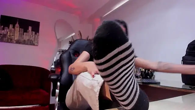 Meghan320 online show from 04-28-26, 06:35