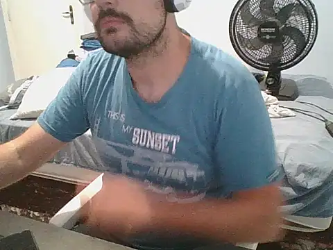 Snapshot of SuyNey chatting on 03-15-26, 07:03 SuyNey online show from 03-15-26, 07:03