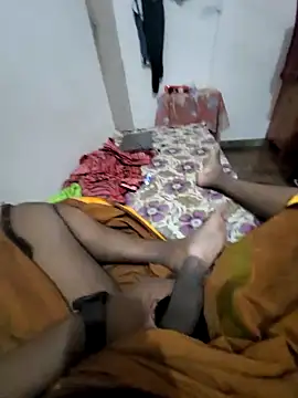 Snapshot of Mallupaiyanaachu chatting on 03-13-25, 03:06 Mallupaiyanaachu online show from 03-13-25, 03:06