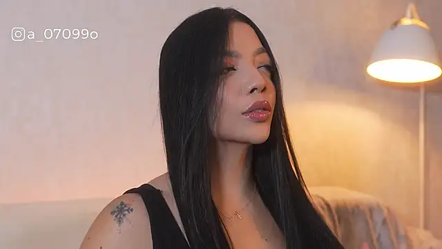 sarah hiill online show from 12-19-25, 12:01