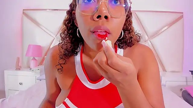 Aisharhodes00 online show from 10-28-25, 08:22