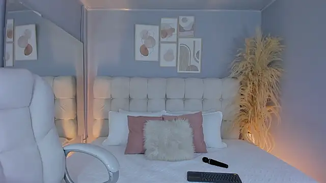 Stefhanyblow online show from 02-07-25, 12:20