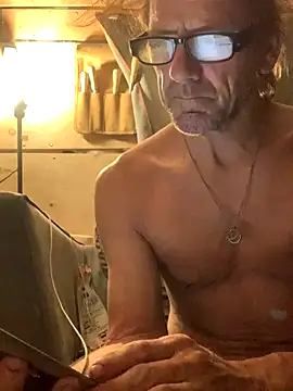 Snapshot of Likewise chatting on 09-26-25, 11:36 Likewise online show from 09-26-25, 11:36