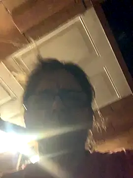 Snapshot of Likewise chatting on 11-30-25, 03:16 Likewise online show from 11-30-25, 03:16