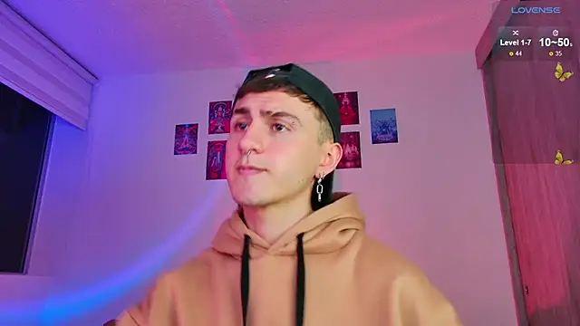 Snapshot of dimitri-bilak chatting on 11-17-25, 11:54 dimitri-bilak online show from 11-17-25, 11:54