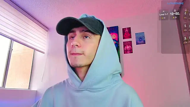 Snapshot of dimitri-bilak chatting on 11-21-25, 10:08 dimitri-bilak online show from 11-21-25, 10:08