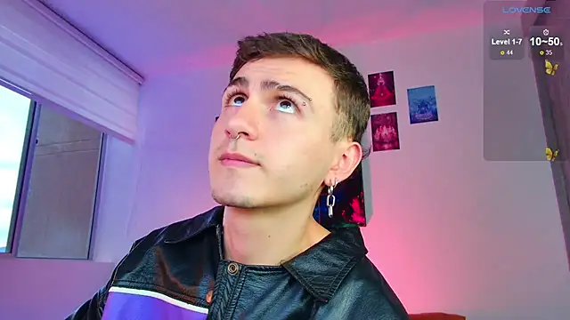 Snapshot of dimitri-bilak chatting on 11-25-25, 10:43 dimitri-bilak online show from 11-25-25, 10:43