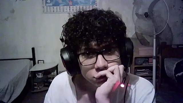 Snapshot of Emv2 chatting on 12-03-24, 02:36 Emv2 online show from 12-03-24, 02:36