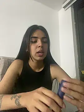 Snapshot of Miss_Nicole chatting on 12-19-24, 05:07 Miss Nicole online show from 12-19-24, 05:07