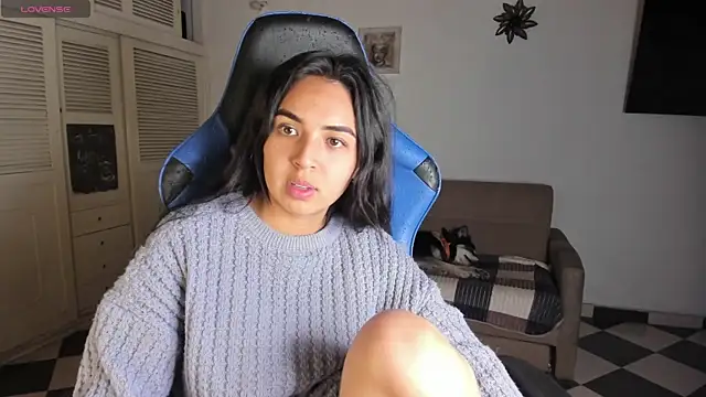 Snapshot of Miss_Nicole chatting on 12-20-24, 06:19 Miss Nicole online show from 12-20-24, 06:19