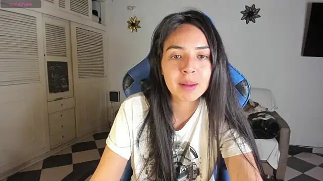 Snapshot of Miss_Nicole chatting on 12-27-24, 01:53 Miss Nicole online show from 12-27-24, 01:53