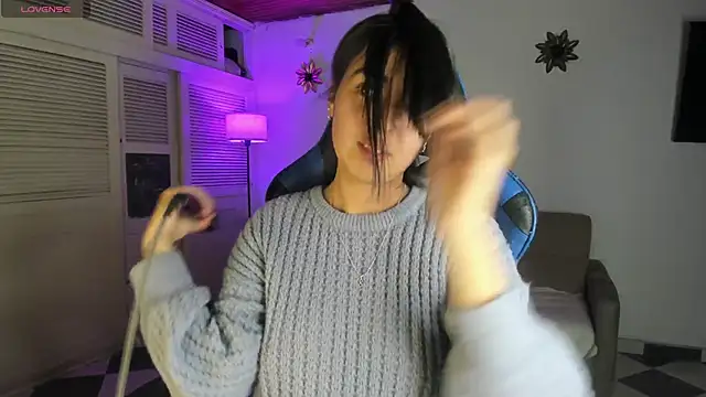 Snapshot of Miss_Nicole chatting on 01-03-25, 01:16 Miss Nicole online show from 01-03-25, 01:16