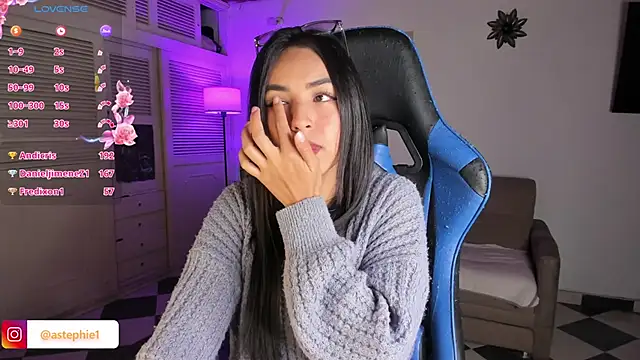 Snapshot of Miss_Nicole chatting on 01-03-25, 04:22 Miss Nicole online show from 01-03-25, 04:22