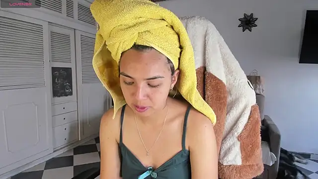 Snapshot of Miss_Nicole chatting on 01-15-25, 08:48 Miss Nicole online show from 01-15-25, 08:48