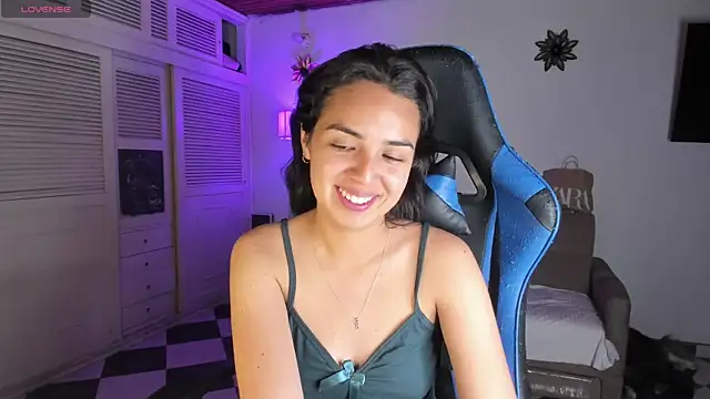 Snapshot of Miss_Nicole chatting on 01-16-25, 02:09 Miss Nicole online show from 01-16-25, 02:09