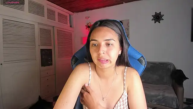 Snapshot of Miss_Nicole chatting on 02-05-25, 01:15 Miss Nicole online show from 02-05-25, 01:15