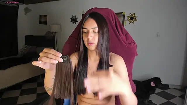 Snapshot of Miss_Nicole chatting on 02-06-25, 02:11 Miss Nicole online show from 02-06-25, 02:11