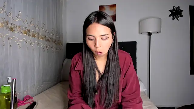 Snapshot of Miss_Nicole chatting on 02-08-25, 05:18 Miss Nicole online show from 02-08-25, 05:18