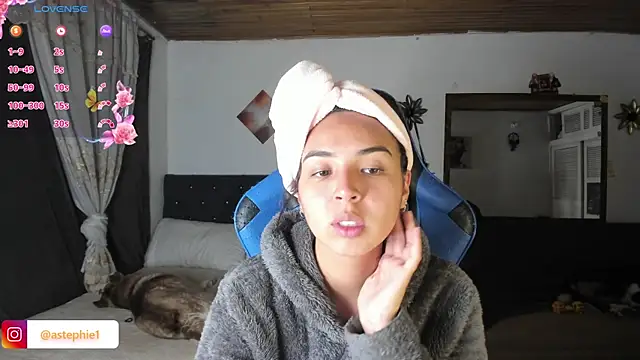 Snapshot of Miss_Nicole chatting on 02-27-25, 02:42 Miss Nicole online show from 02-27-25, 02:42