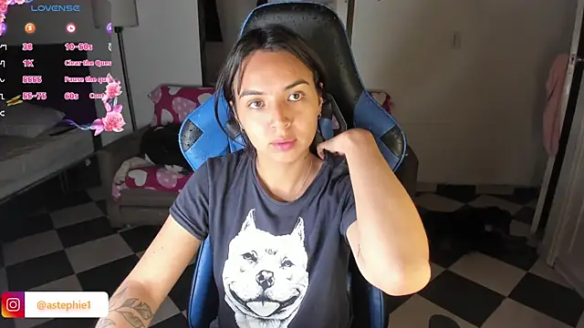 Snapshot of Miss_Nicole chatting on 03-06-25, 01:16 Miss Nicole online show from 03-06-25, 01:16