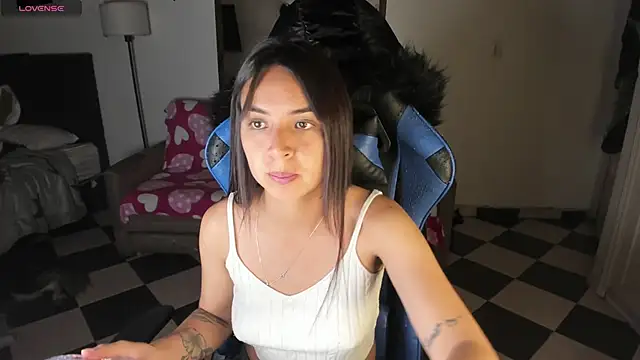 Snapshot of Miss_Nicole chatting on 03-07-25, 02:25 Miss Nicole online show from 03-07-25, 02:25