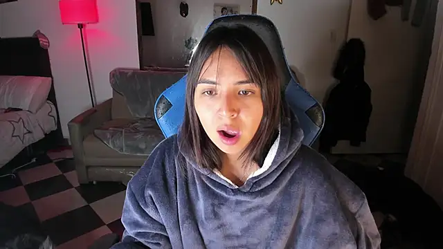 Snapshot of Miss_Nicole chatting on 03-09-25, 03:22 Miss Nicole online show from 03-09-25, 03:22