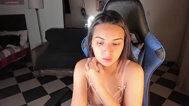 Snapshot of Miss_Nicole chatting on 03-16-25, 02:10 Miss Nicole online show from 03-16-25, 02:10