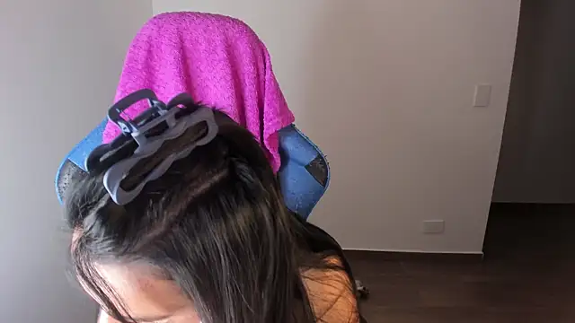 Snapshot of Miss_Nicole chatting on 09-25-25, 01:42 Miss Nicole online show from 09-25-25, 01:42