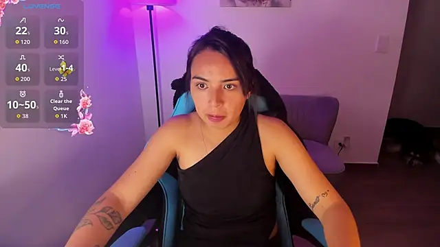 Snapshot of Miss_Nicole chatting on 05-03-26, 02:06 Miss Nicole online show from 05-03-26, 02:06