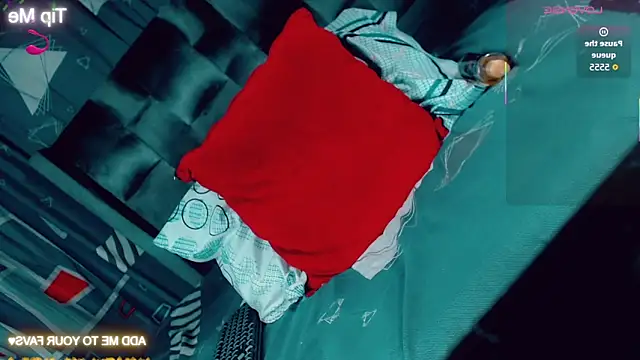 CharlotteBigCock online show from 04-30-26, 02:23