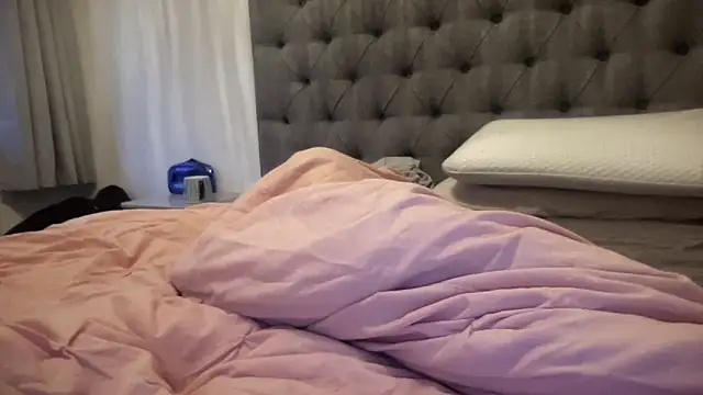 Bustyblondebabe32 online show from 10-23-25, 06:56