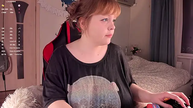 Snapshot of LisaLaas chatting on 12-06-24, 02:17 LisaLaas online show from 12-06-24, 02:17