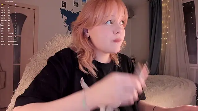 Snapshot of LisaLaas chatting on 03-13-25, 03:39 LisaLaas online show from 03-13-25, 03:39