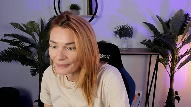 Snapshot of MistyBarnes chatting on 12-23-24, 12:08 MistyBarnes online show from 12-23-24, 12:08