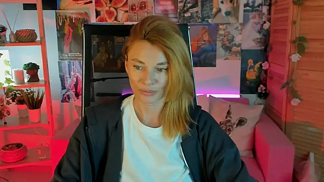 Snapshot of MistyBarnes chatting on 03-15-25, 11:29 MistyBarnes online show from 03-15-25, 11:29