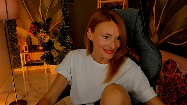 Snapshot of MistyBarnes chatting on 10-11-25, 02:37 MistyBarnes online show from 10-11-25, 02:37