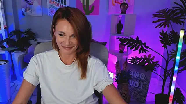 Snapshot of MistyBarnes chatting on 10-26-25, 01:50 MistyBarnes online show from 10-26-25, 01:50