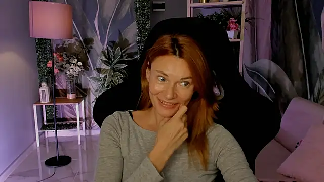 Snapshot of MistyBarnes chatting on 11-23-25, 01:44 MistyBarnes online show from 11-23-25, 01:44