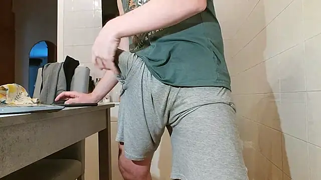 Snapshot of asa92921 chatting on 12-22-24, 02:06 asa92921 online show from 12-22-24, 02:06