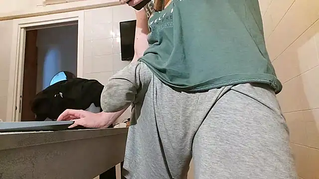 Snapshot of asa92921 chatting on 03-21-25, 01:45 asa92921 online show from 03-21-25, 01:45