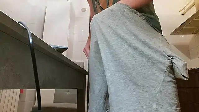 Snapshot of asa92921 chatting on 10-14-25, 01:45 asa92921 online show from 10-14-25, 01:45