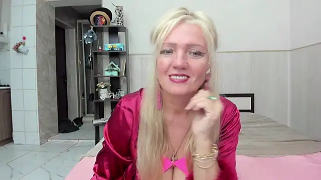 TrueFoxyyy online show from 10-11-25, 02:15