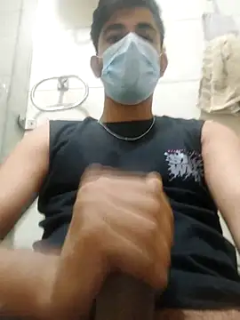 Snapshot of bigdickfuckuu chatting on 09-29-25, 05:40 bigdickfuckuu online show from 09-29-25, 05:40