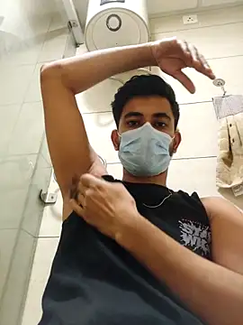 Snapshot of bigdickfuckuu chatting on 10-05-25, 08:29 bigdickfuckuu online show from 10-05-25, 08:29