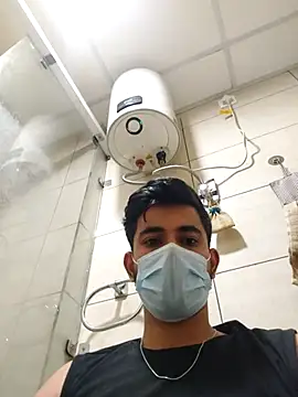 Snapshot of bigdickfuckuu chatting on 10-13-25, 04:12 bigdickfuckuu online show from 10-13-25, 04:12