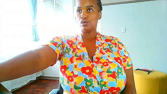 Snapshot of Charlie-Crawford chatting on 02-18-25, 12:06 Charlie-Crawford online show from 02-18-25, 12:06