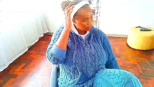 Snapshot of Charlie-Crawford chatting on 02-20-25, 07:55 Charlie-Crawford online show from 02-20-25, 07:55