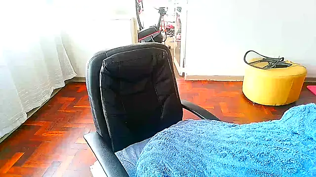 Snapshot of Charlie-Crawford chatting on 02-20-25, 10:59 Charlie-Crawford online show from 02-20-25, 10:59