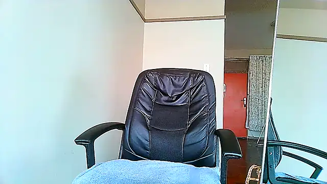 Snapshot of Charlie-Crawford chatting on 03-21-25, 03:46 Charlie-Crawford online show from 03-21-25, 03:46